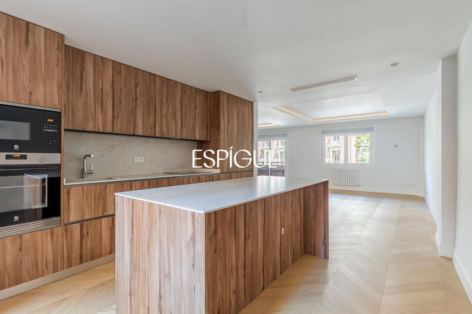 3 bedroom Flat for sale in Madrid city with garage - € 2,600,000 (Ref: 10165688)