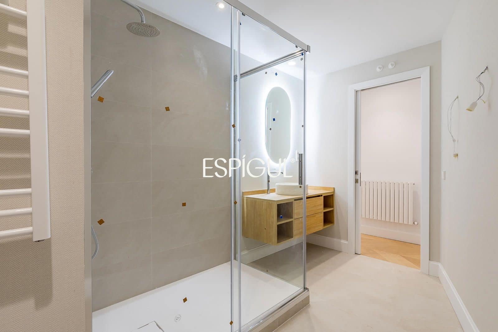3 bedroom Flat for sale in Madrid city with garage - € 2,600,000 (Ref: 10165688)