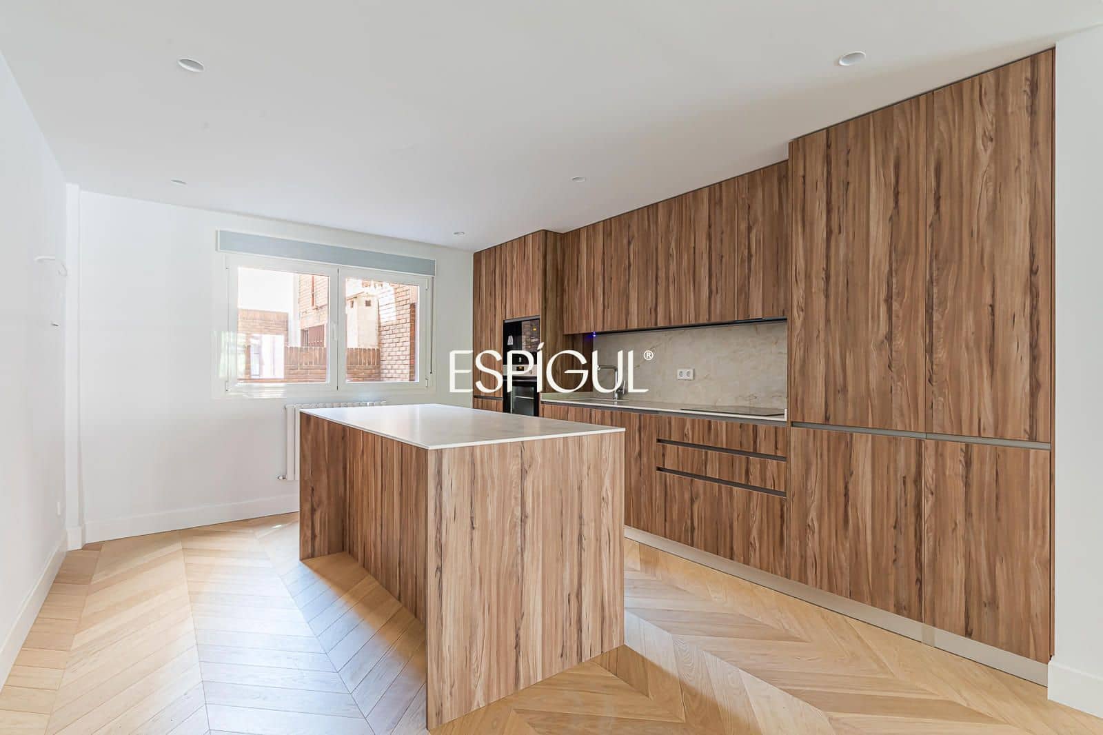 3 bedroom Flat for sale in Madrid city with garage - € 2,600,000 (Ref: 10165688)