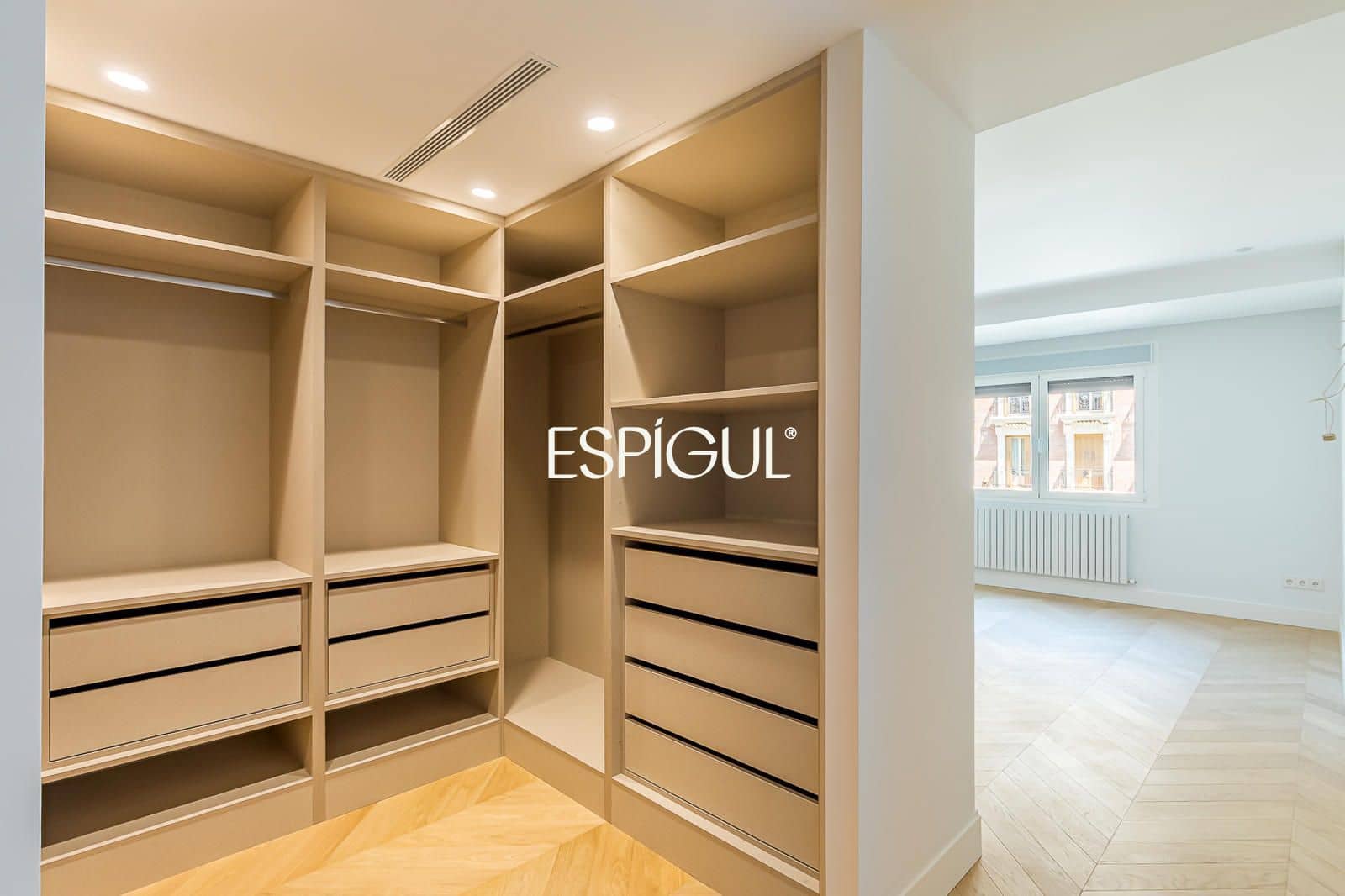 3 bedroom Flat for sale in Madrid city with garage - € 2,600,000 (Ref: 10165688)