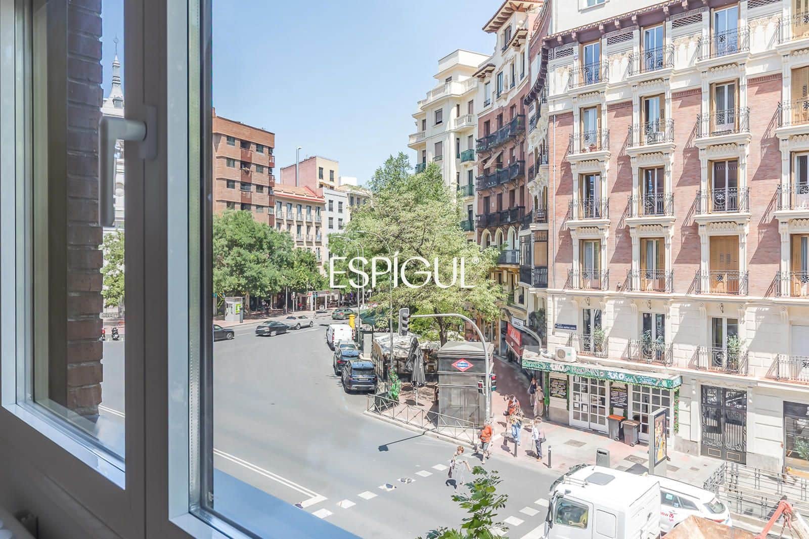 3 bedroom Flat for sale in Madrid city with garage - € 2,600,000 (Ref: 10165688)