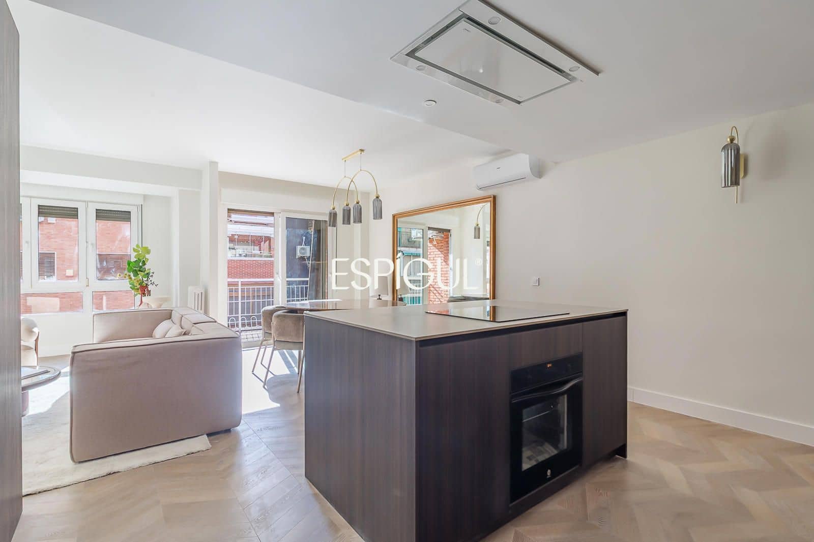 2 bedroom Flat for sale in Madrid city - € 895,000 (Ref: 10165689)