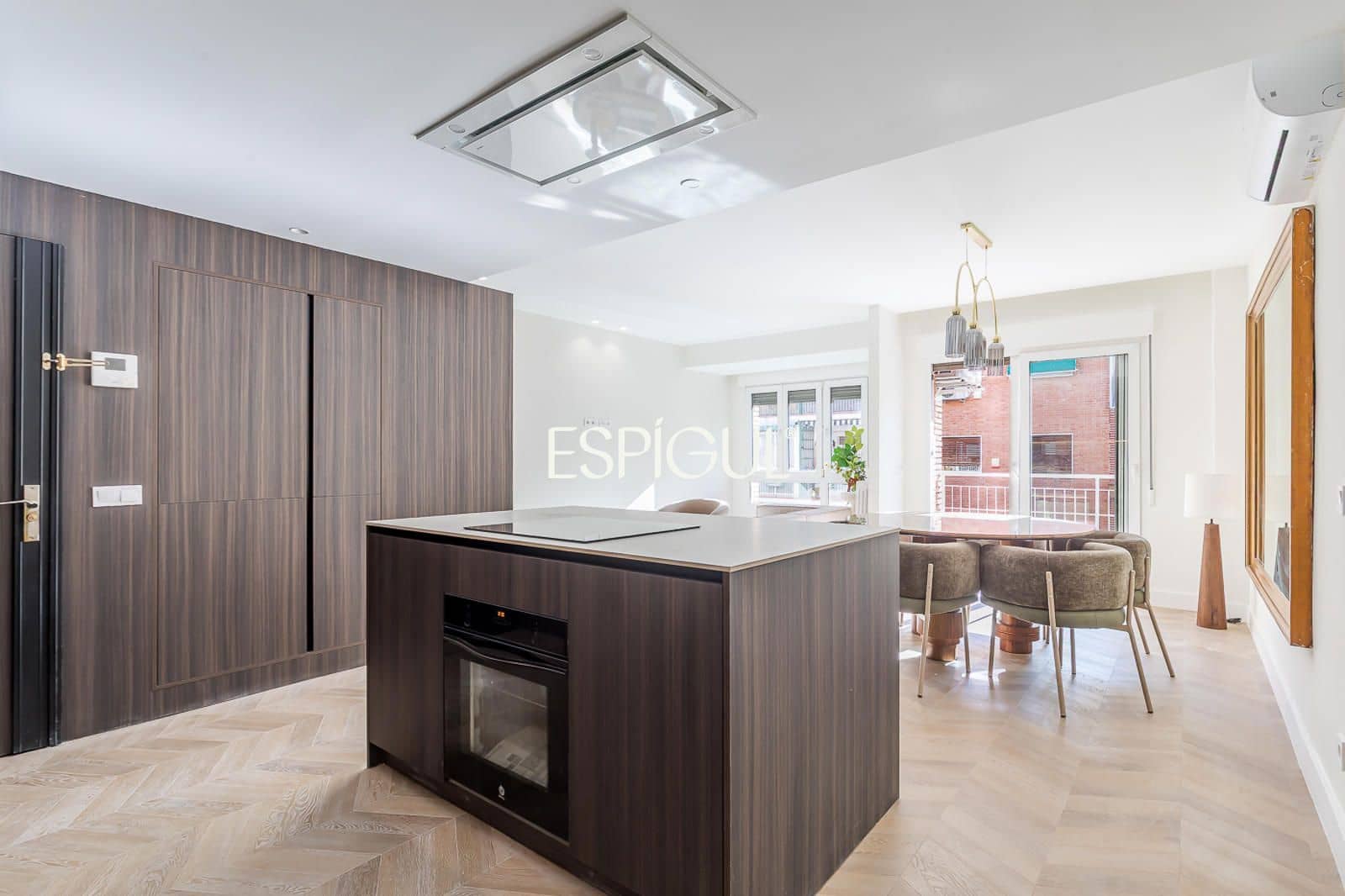 2 bedroom Flat for sale in Madrid city - € 895,000 (Ref: 10165689)