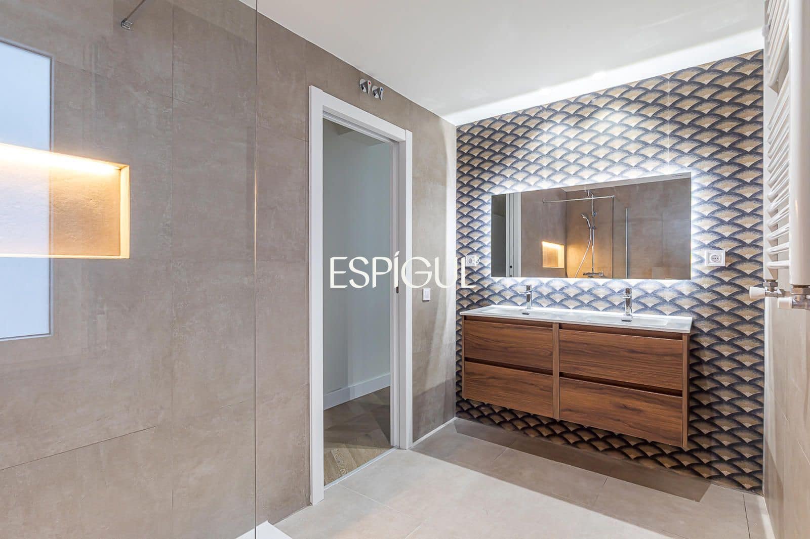 2 bedroom Flat for sale in Madrid city - € 895,000 (Ref: 10165689)