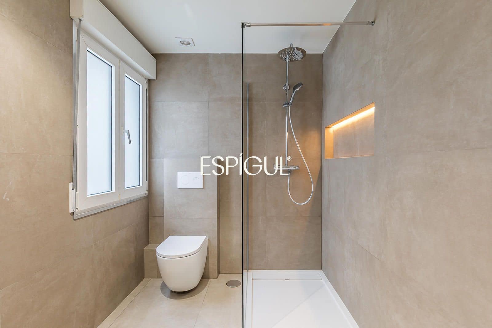 2 bedroom Flat for sale in Madrid city - € 895,000 (Ref: 10165689)