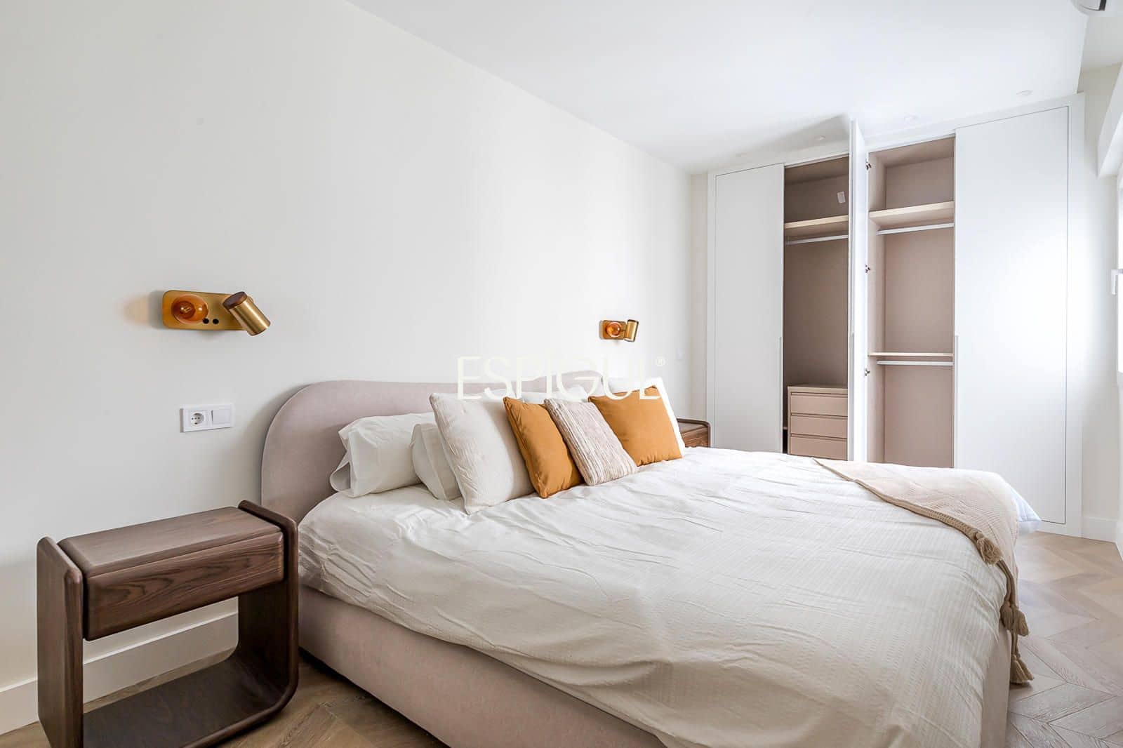 2 bedroom Flat for sale in Madrid city - € 895,000 (Ref: 10165689)