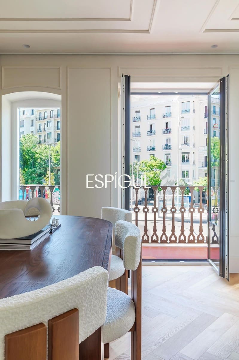3 soveværelse Lejlighed til salg i Madrid by - € 2.300.000 (Ref: 10165692)