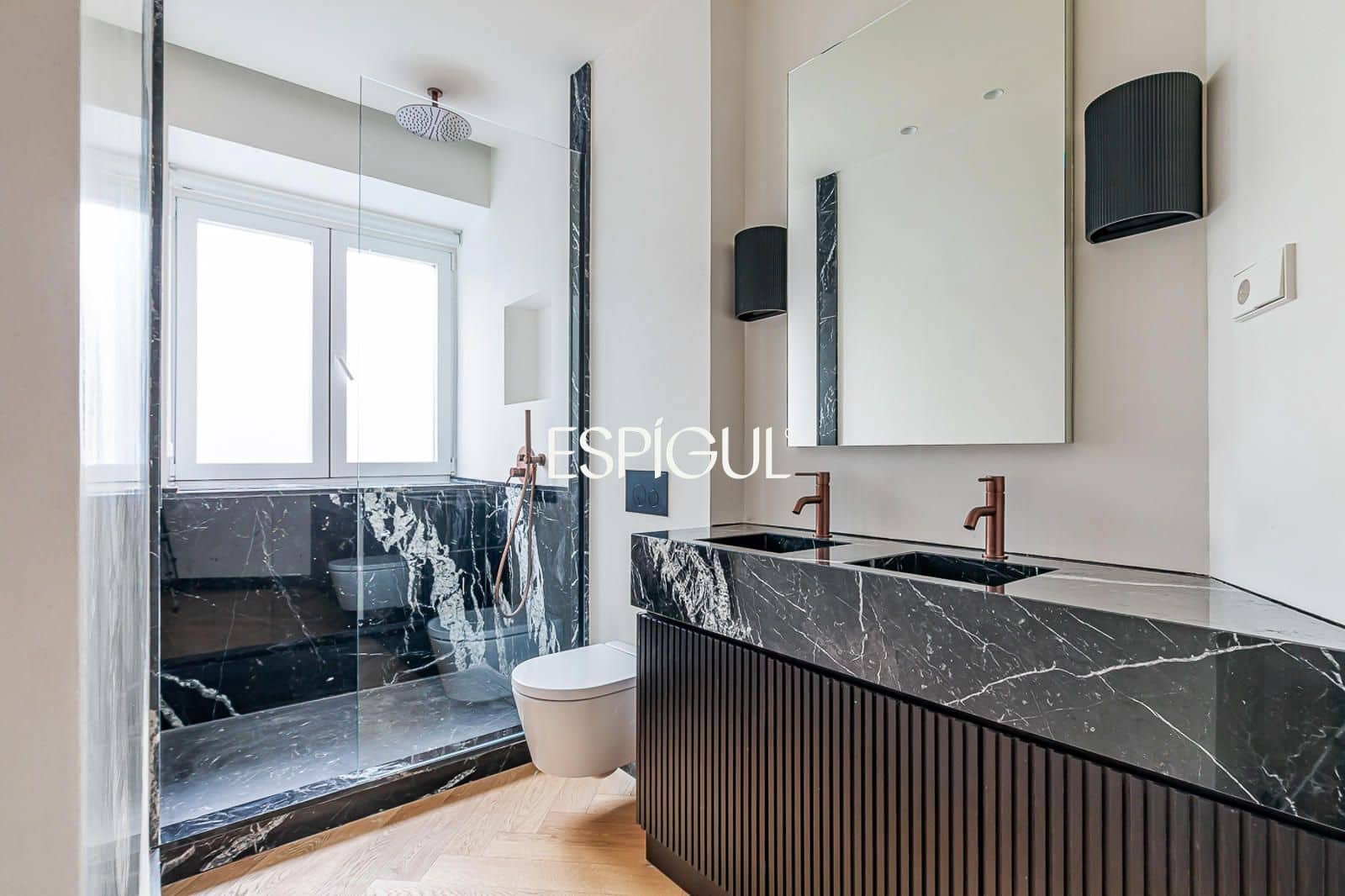 3 soveværelse Lejlighed til salg i Madrid by - € 2.300.000 (Ref: 10165692)