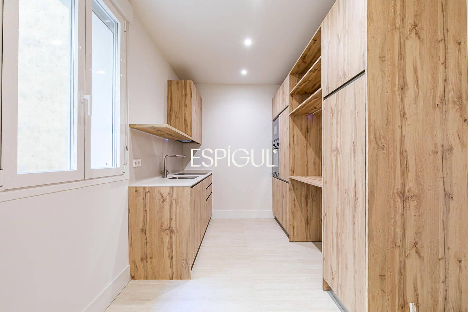 3 bedroom Flat for sale in Madrid city - € 1,490,000 (Ref: 10165693)