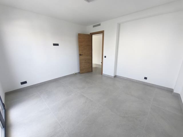 6 slaapkamer Villa te koop in Palma de Mallorca met garage - € 1.100.000 (Ref: 10022986)