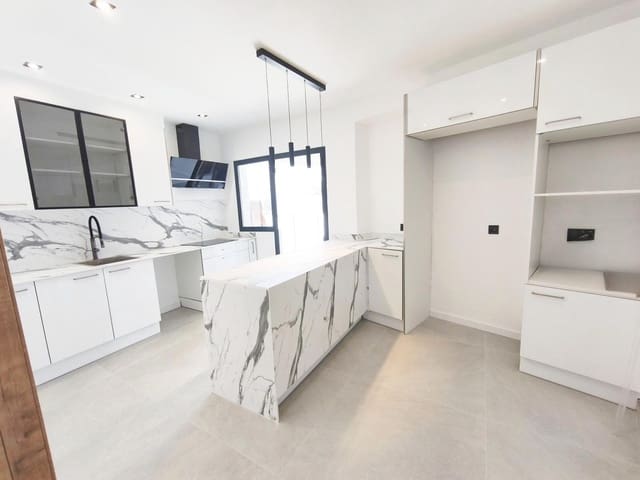 6 slaapkamer Villa te koop in Palma de Mallorca met garage - € 1.100.000 (Ref: 10022986)