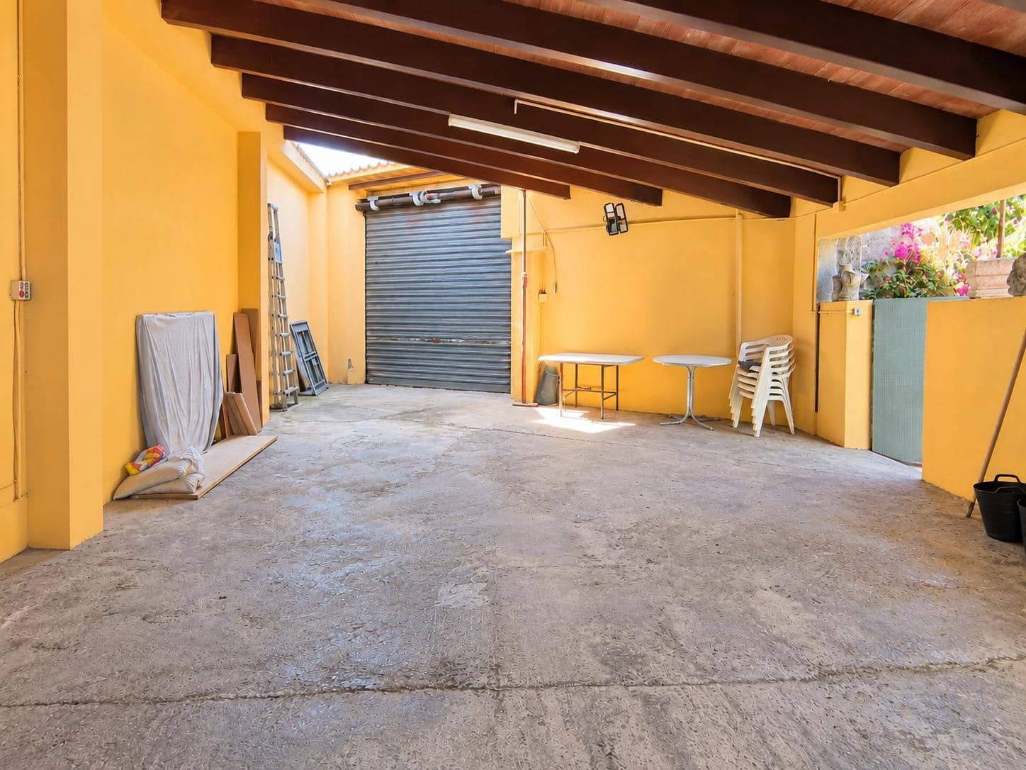 4 soveværelse Villa til salg i Palma de Mallorca med swimmingpool garage - € 700.000 (Ref: 10165173)