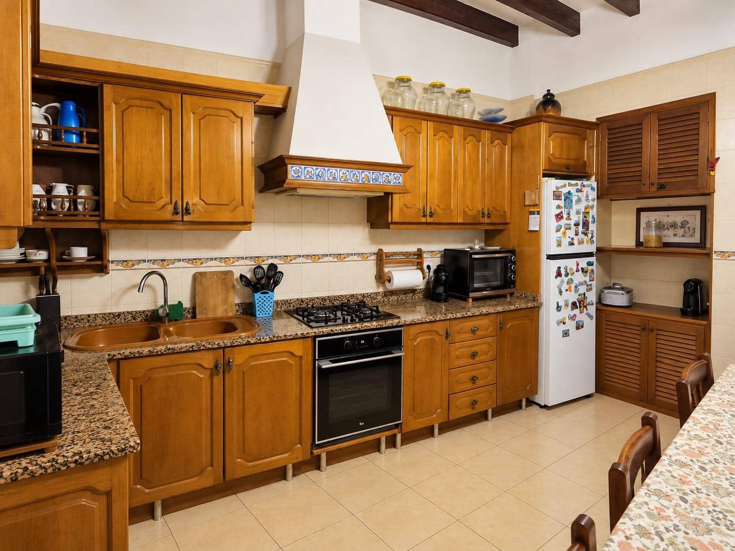 4 soveværelse Villa til salg i Palma de Mallorca med swimmingpool garage - € 700.000 (Ref: 10165173)