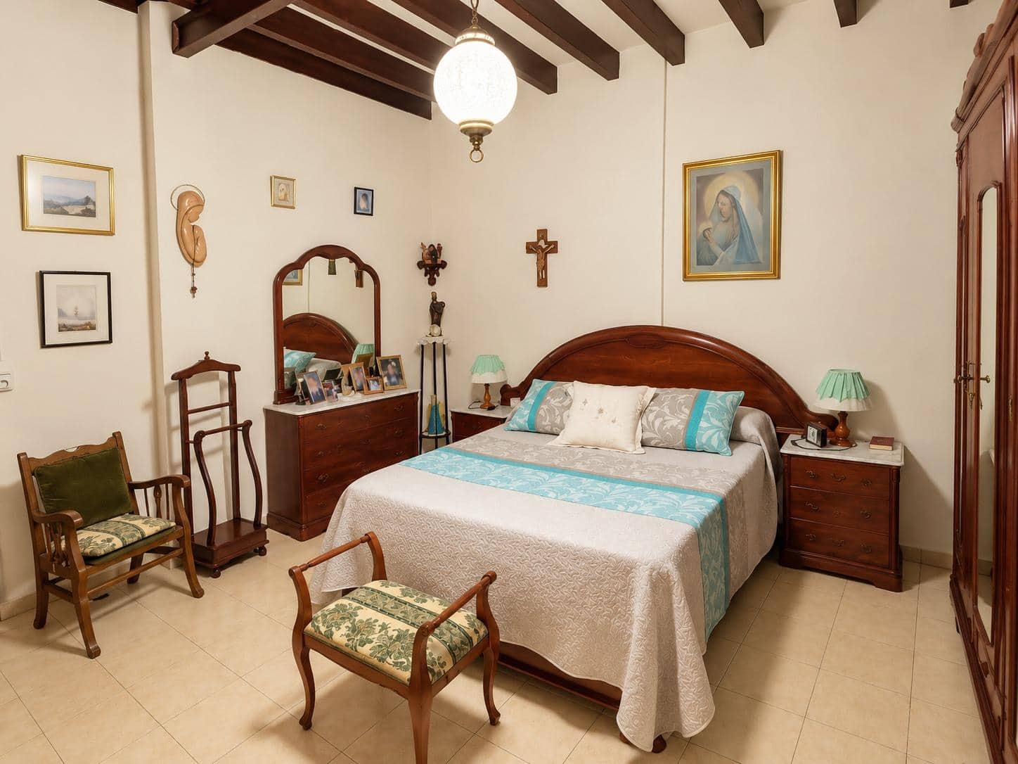 4 soveværelse Villa til salg i Palma de Mallorca med swimmingpool garage - € 700.000 (Ref: 10165173)