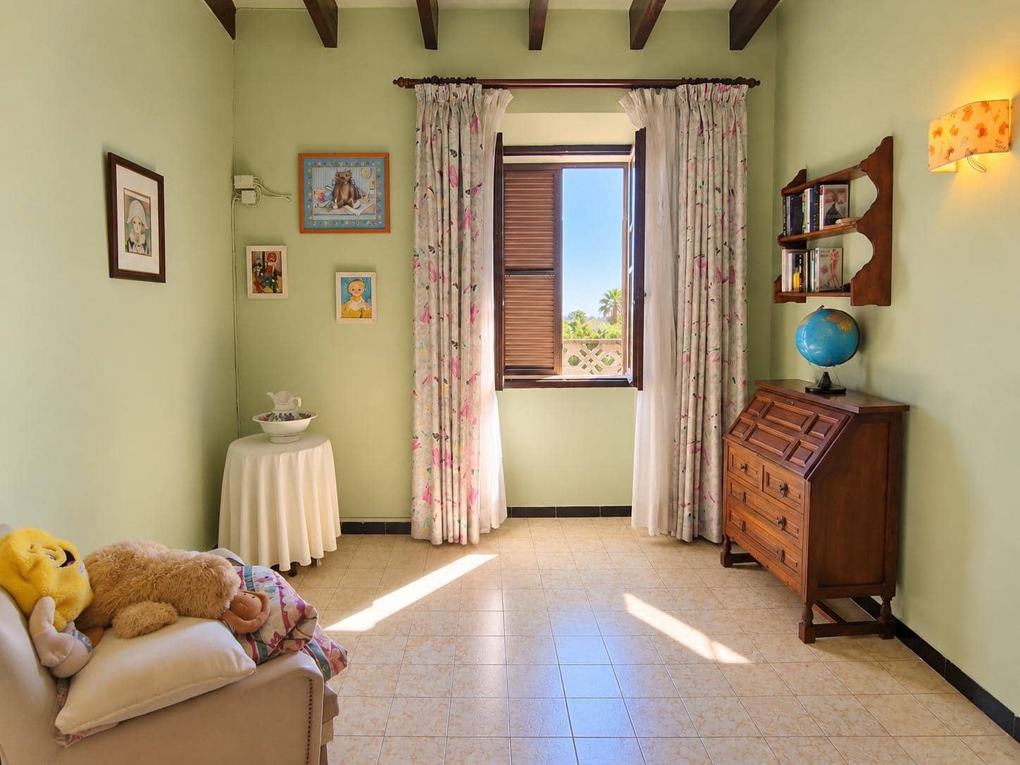 4 soveværelse Villa til salg i Palma de Mallorca med swimmingpool garage - € 700.000 (Ref: 10165173)