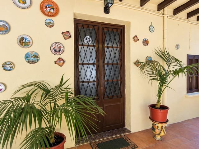 Chalet de 4 habitaciones en Palma de Mallorca en venta con piscina garaje - 700.000 € (Ref: 10165173)