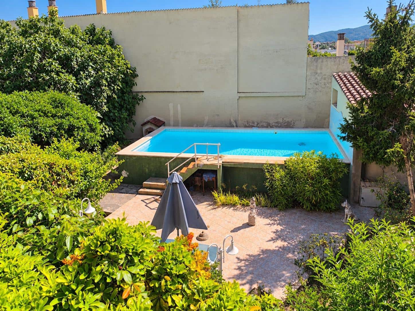 4 soveværelse Villa til salg i Palma de Mallorca med swimmingpool garage - € 700.000 (Ref: 10165173)