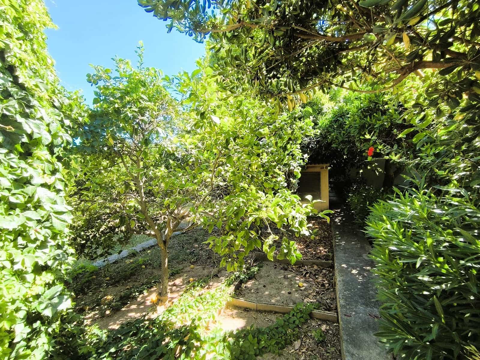 4 soveværelse Villa til salg i Palma de Mallorca med swimmingpool garage - € 700.000 (Ref: 10165173)