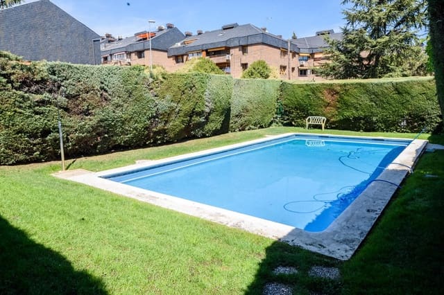 1 sovrum Lägenhet att hyra i Las Rozas de Madrid med pool garage - 1 650 € (Ref: 10024388)