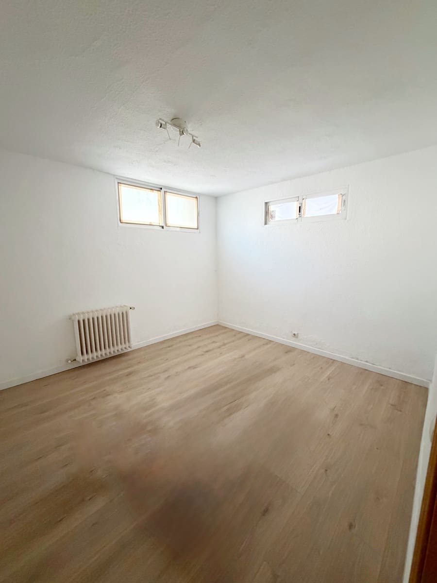 Appartement de 1 chambre à louer à Las Rozas de Madrid avec piscine garage - 1 650 € (Ref: 10024388)