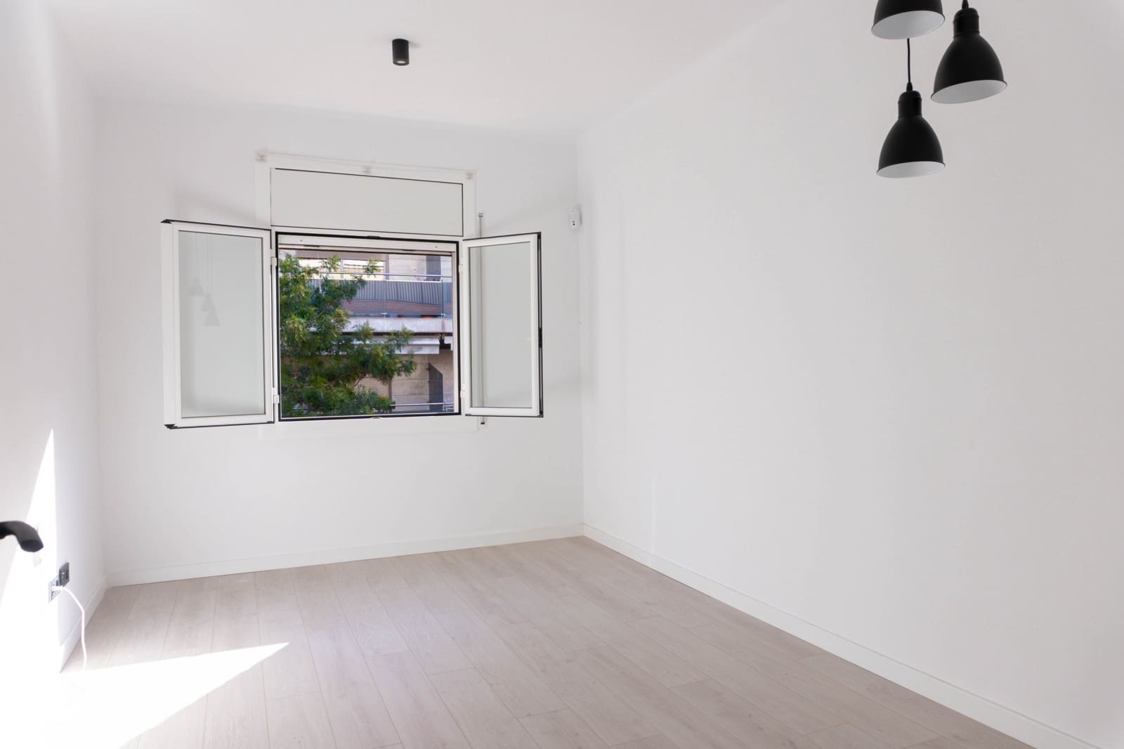 Piso de 3 habitaciones en Esplugues de Llobregat en venta - 349.000 € (Ref: 10094638)