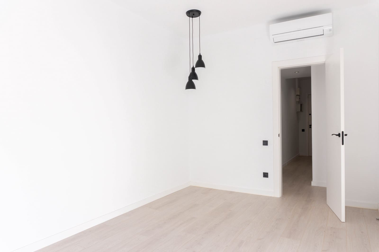 Piso de 3 habitaciones en Esplugues de Llobregat en venta - 349.000 € (Ref: 10094638)