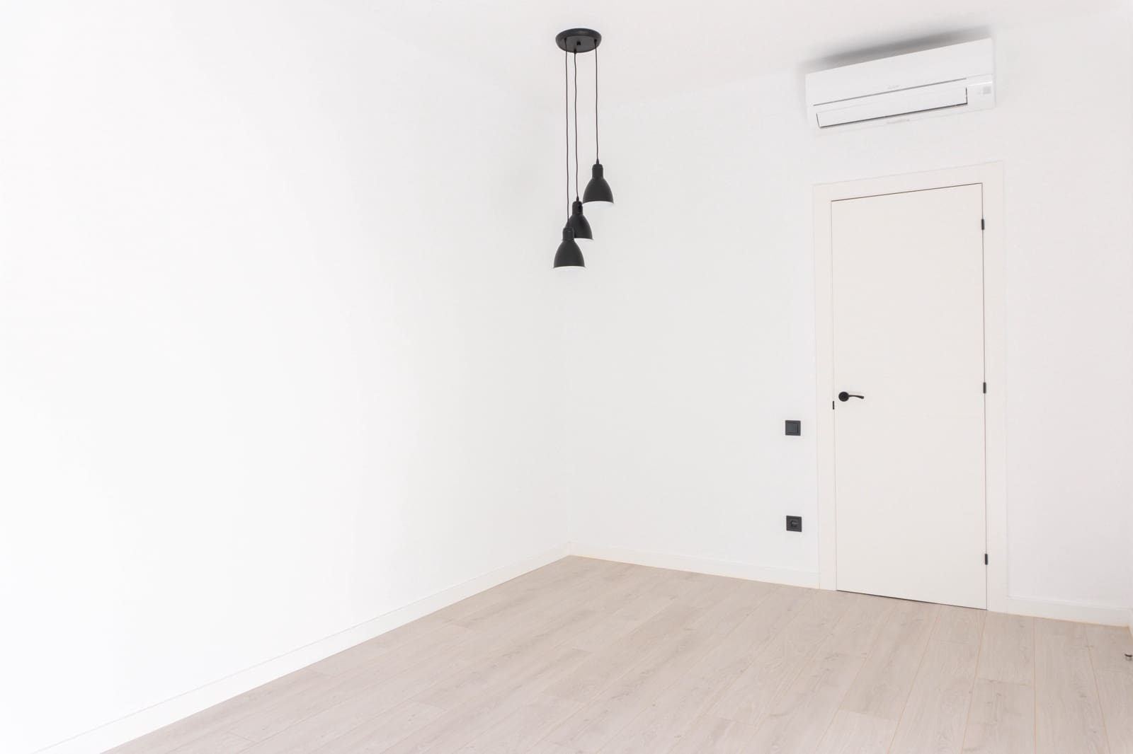 Piso de 3 habitaciones en Esplugues de Llobregat en venta - 349.000 € (Ref: 10094638)