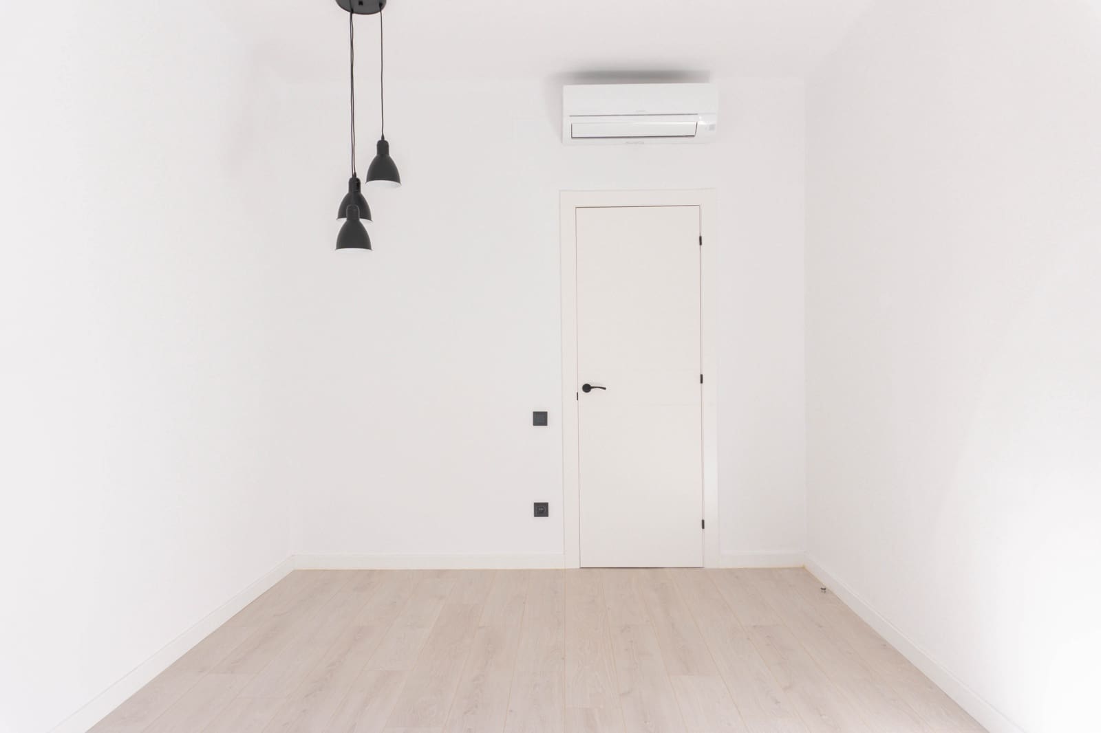 Piso de 3 habitaciones en Esplugues de Llobregat en venta - 349.000 € (Ref: 10094638)