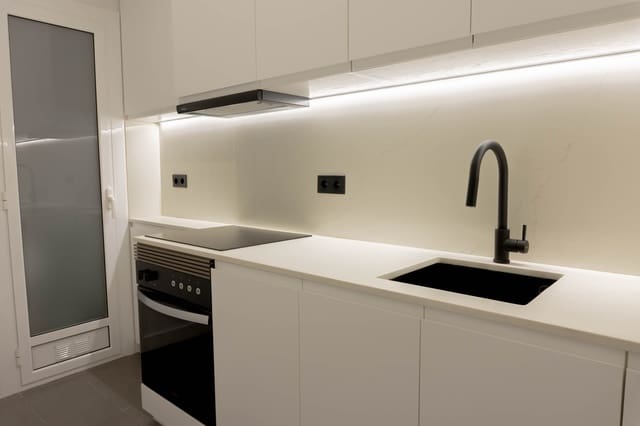 Piso de 3 habitaciones en Esplugues de Llobregat en venta - 349.000 € (Ref: 10094638)