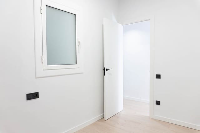 Piso de 3 habitaciones en Esplugues de Llobregat en venta - 349.000 € (Ref: 10094638)