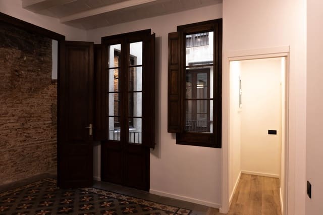 3 chambre Appartement à vendre à El Barri Gòtic, Barcelone ville - 830 000 € (Ref: 10110417)