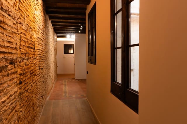 3 chambre Appartement à vendre à El Barri Gòtic, Barcelone ville - 830 000 € (Ref: 10110417)