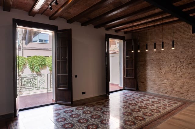 3 chambre Appartement à vendre à El Barri Gòtic, Barcelone ville - 830 000 € (Ref: 10110417)
