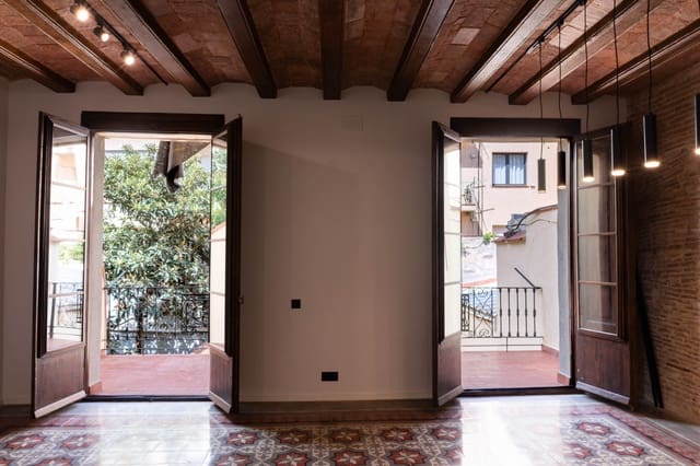 3 chambre Appartement à vendre à El Barri Gòtic, Barcelone ville - 830 000 € (Ref: 10110417)