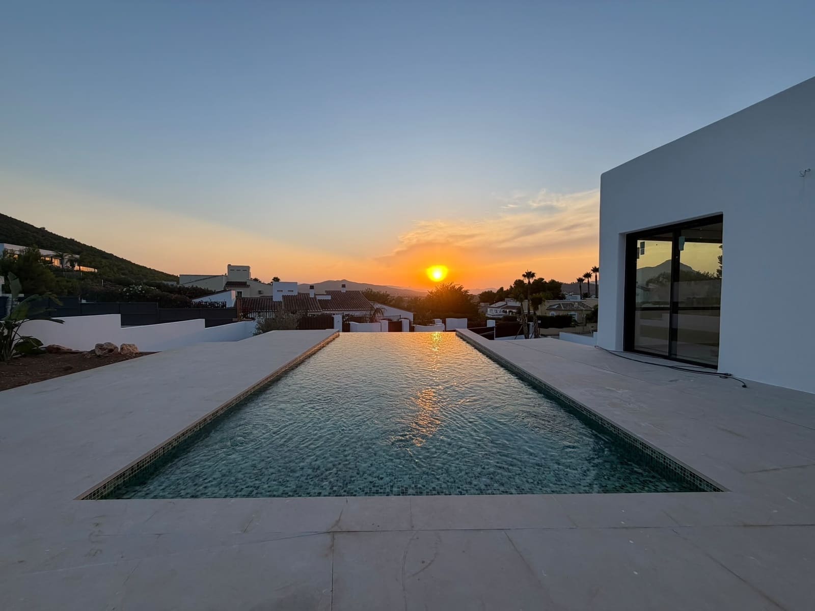 Chalet de 4 habitaciones en Javea / Xàbia en venta con piscina - 1.495.000 € (Ref: 10019765)