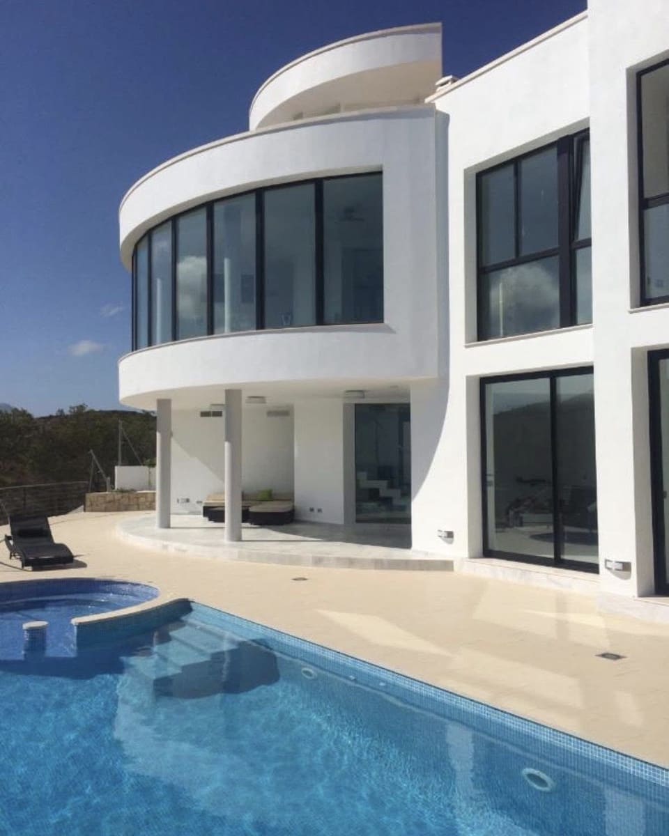 Chalet de 4 habitaciones en Javea / Xàbia en venta - 2.499.000 € (Ref: 10019780)