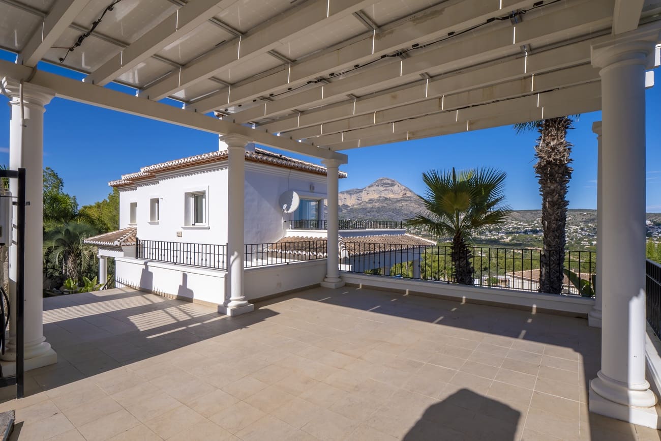 Chalet de 4 habitaciones en Javea / Xàbia en venta con piscina garaje - 1.400.000 € (Ref: 10019841)