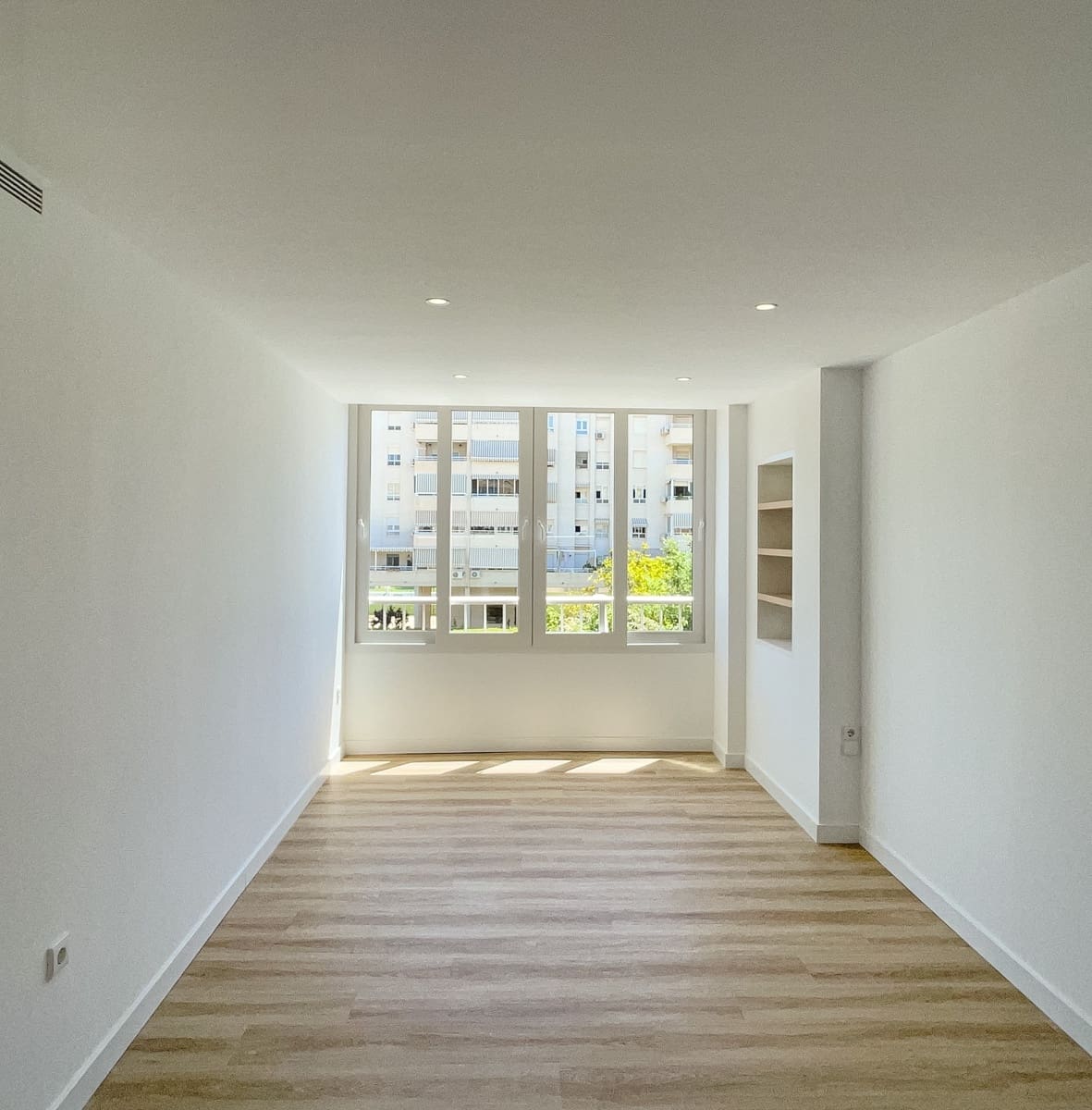 3 soveværelse Strandlejlighed til salg i Playa de San Juan med swimmingpool garage - € 408.000 (Ref: 10034206)