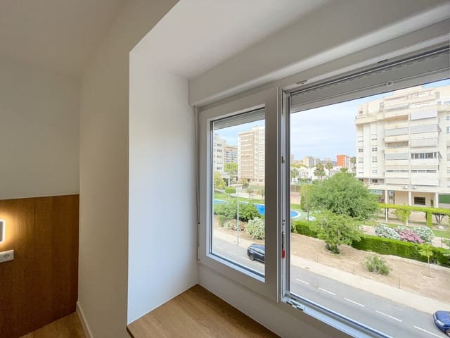3 makuuhuone Ranta-asunto myytävänä paikassa Playa de San Juan, Alicante kaupunki mukana uima-altaan 
autotalli - 408 000 € (Ref: 10034206)