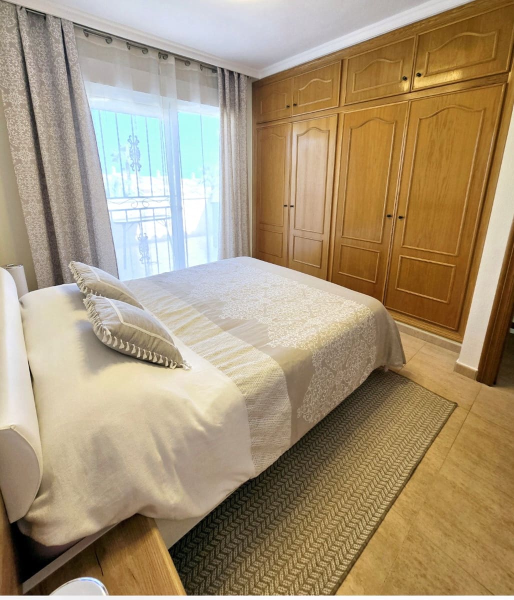 3 soveværelse Rækkehus til leje i Torrevieja med swimmingpool - € 1.500 (Ref: 10023339)