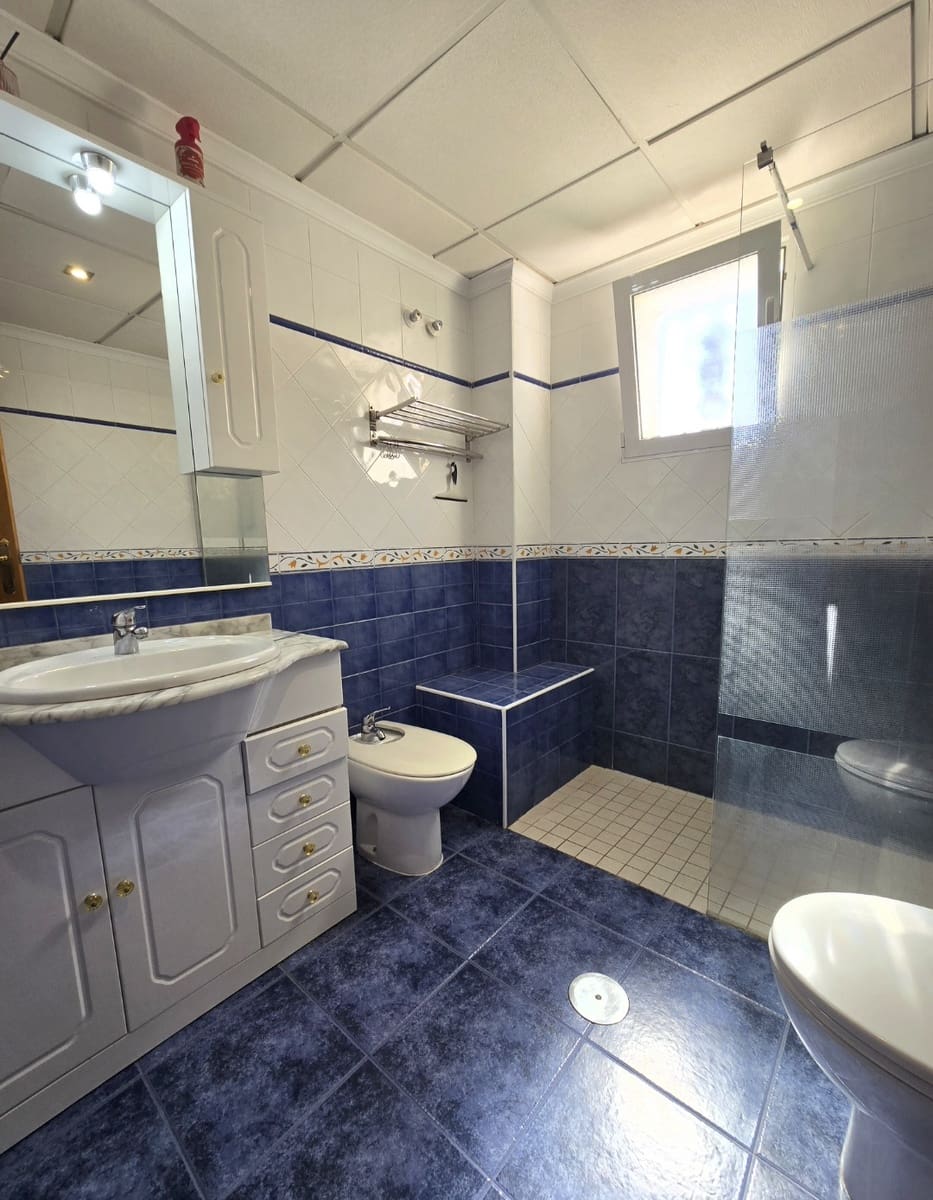 3 soveværelse Rækkehus til leje i Torrevieja med swimmingpool - € 1.500 (Ref: 10023339)