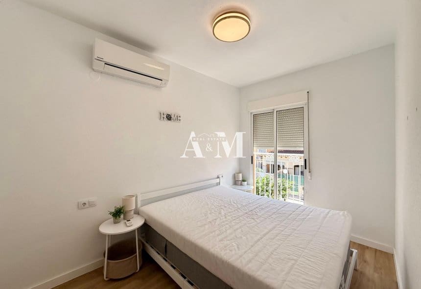 2 sypialnia Dom do wynajęcia w Torrevieja z basenem garażem - 1 200 € (Ref: 10095377)