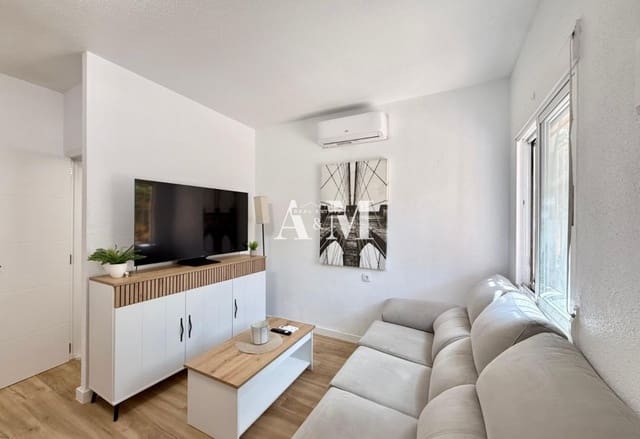 2 sypialnia Dom do wynajęcia w El Chaparral - La Siesta - La Torreta, Torrevieja z basenem garażem - 1 200 € (Ref: 10095377)