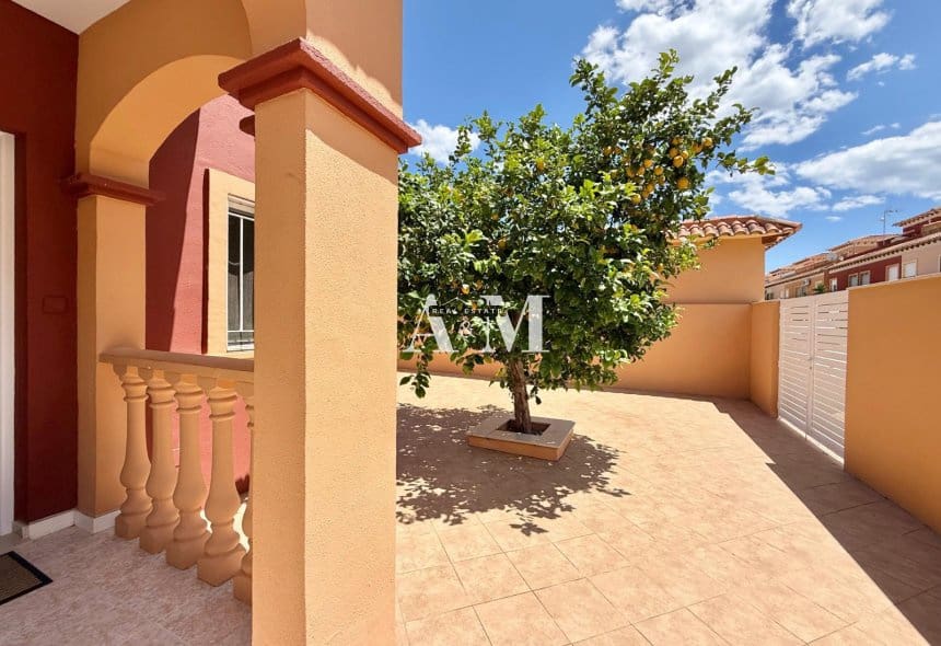 2 sypialnia Dom do wynajęcia w Torrevieja z basenem garażem - 1 200 € (Ref: 10095377)