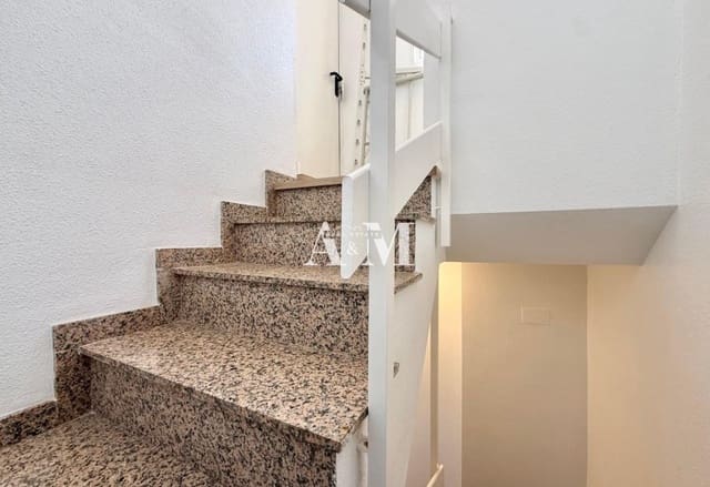 2 sypialnia Dom do wynajęcia w El Chaparral - La Siesta - La Torreta, Torrevieja z basenem garażem - 1 200 € (Ref: 10095377)
