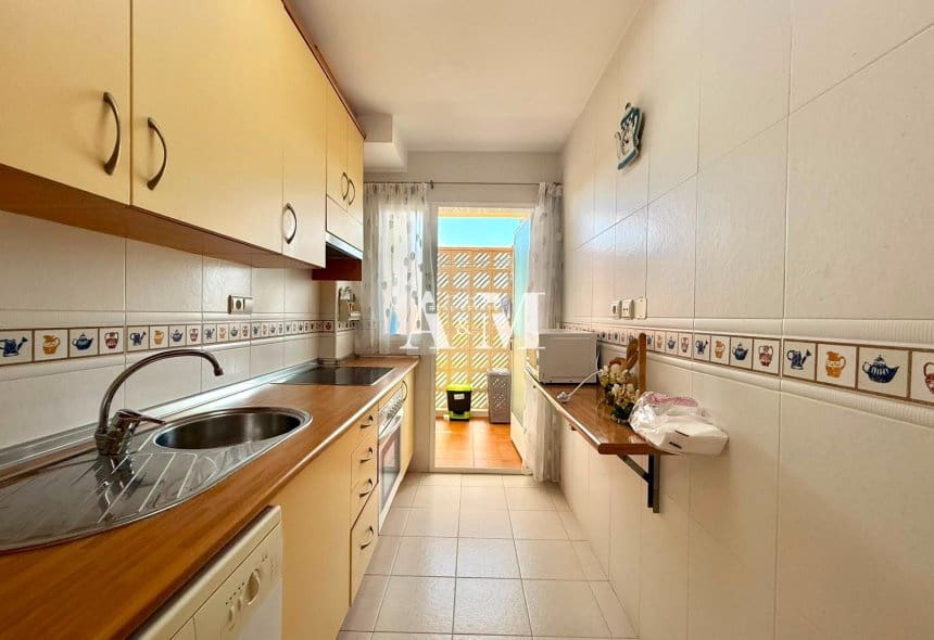 Apartamento Playa de 2 habitaciones en Dehesa de Campoamor en alquiler con piscina garaje - 800 € (Ref: 10095378)