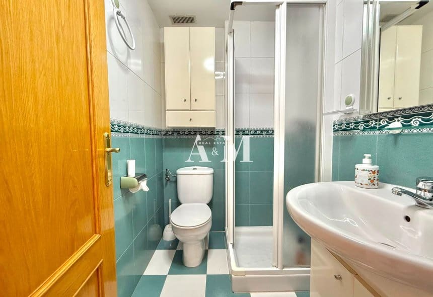 Apartamento Playa de 2 habitaciones en Dehesa de Campoamor en alquiler con piscina garaje - 800 € (Ref: 10095378)