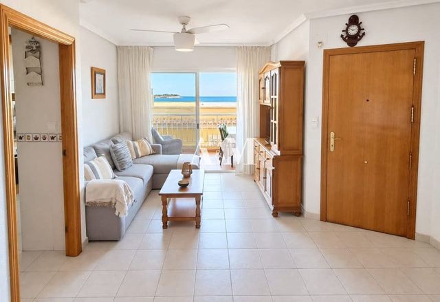 Apartamento Playa de 2 habitaciones en Dehesa de Campoamor, Orihuela en alquiler con piscina garaje - 750 € (Ref: 10095378)