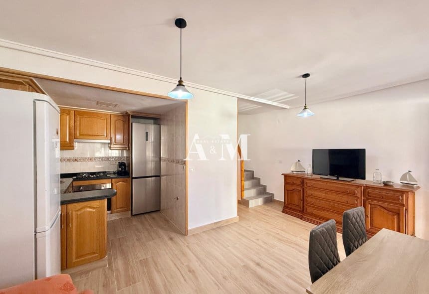 Casa de 5 habitaciones en Santa Pola en alquiler - 1.400 € (Ref: 10095380)