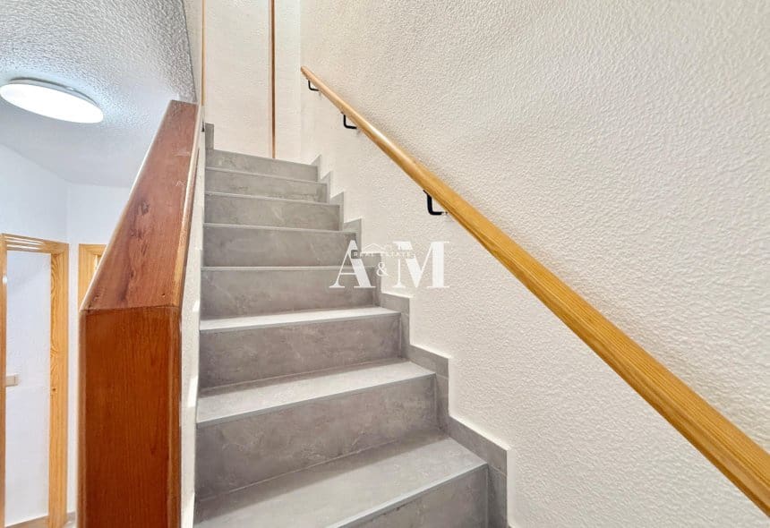 Casa de 5 habitaciones en Santa Pola en alquiler - 1.400 € (Ref: 10095380)